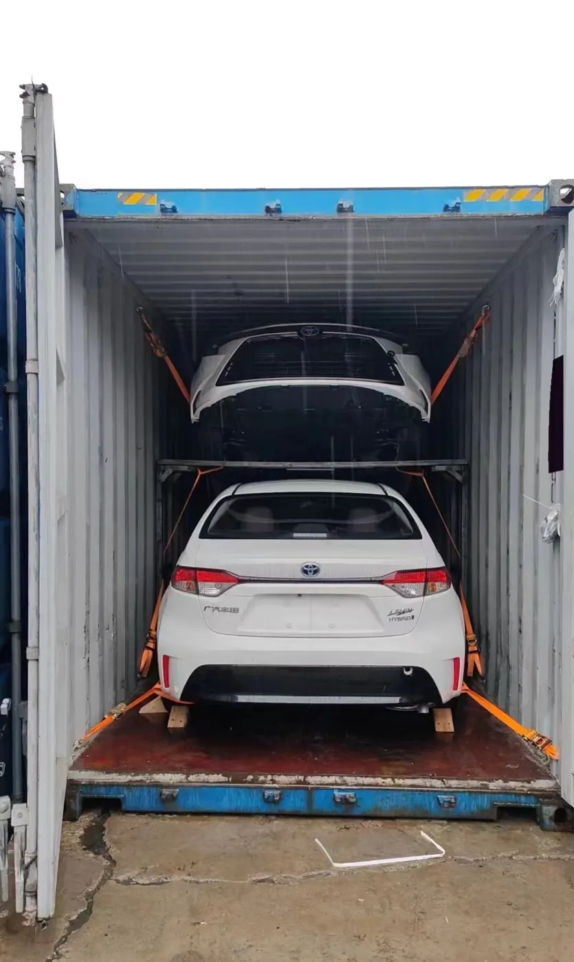 Double-deck vehicle loading inside a container