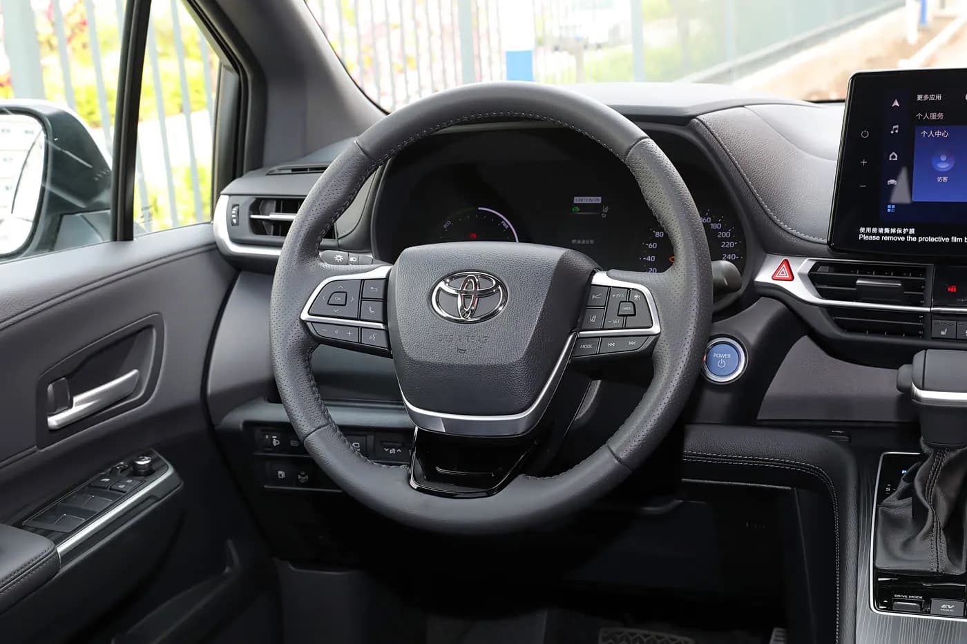 2023 Toyota Sienna — عجلة القيادة ولوحة العدادات | سيارة MPV هجينة كبيرة للتصدير