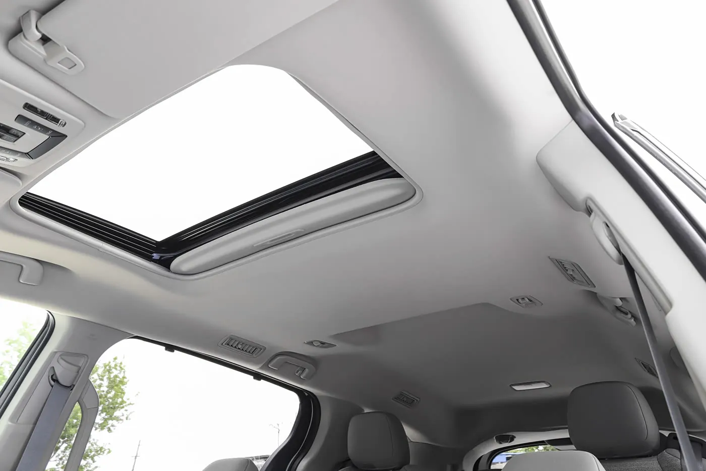 2027 Toyota Sienna — فتحة السقف | سيارة MPV هجينة كبيرة للتصدير